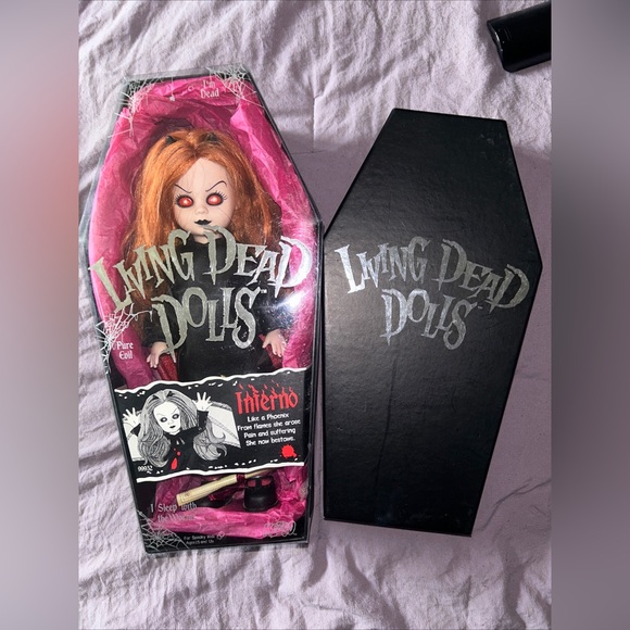 Living Dead Doll series 4 Inferno Mezco toys - Picture 1 of 4